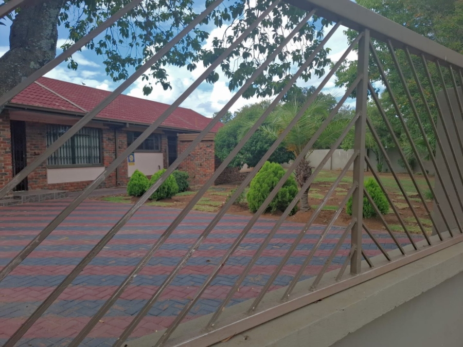 5 Bedroom Property for Sale in Fichardt Park Free State